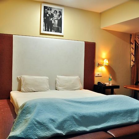 Hotel Unite Pathānkot Buitenkant foto